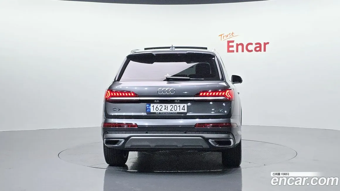 Audi Q7 2021 из KR, фото 5