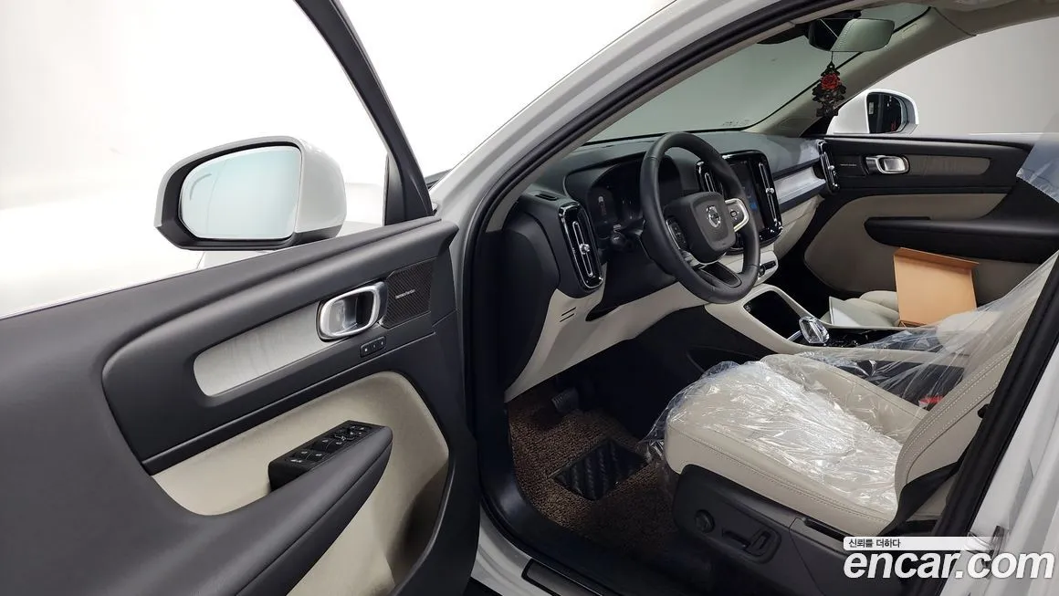 Volvo XC40 2025 из KR, фото 7