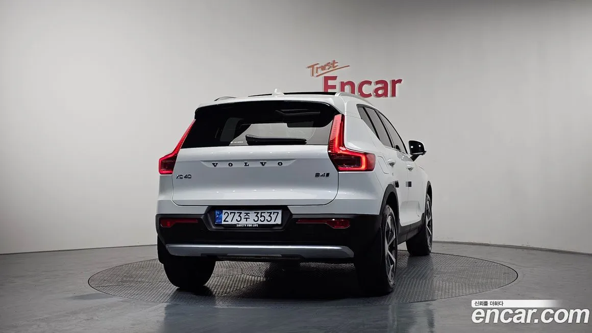 Volvo XC40 2025 из KR, фото 3