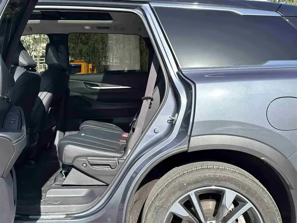 Infiniti QX60 2023 из CN, фото 3