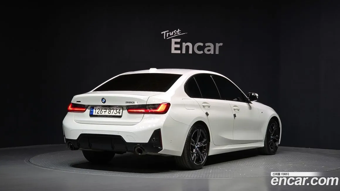 BMW 3-Series 2023 из KR, фото 2
