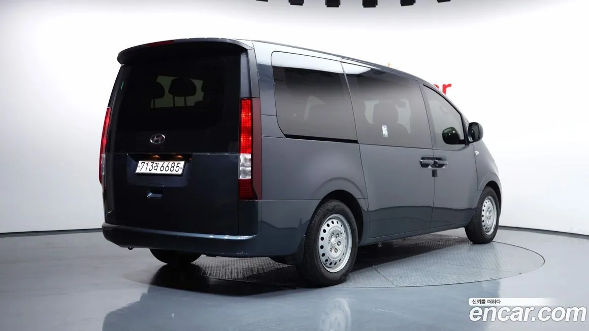 Hyundai Staria 2023 из KR, фото 3