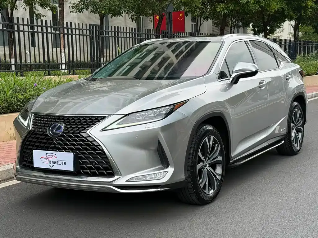 Lexus RX — фото 1