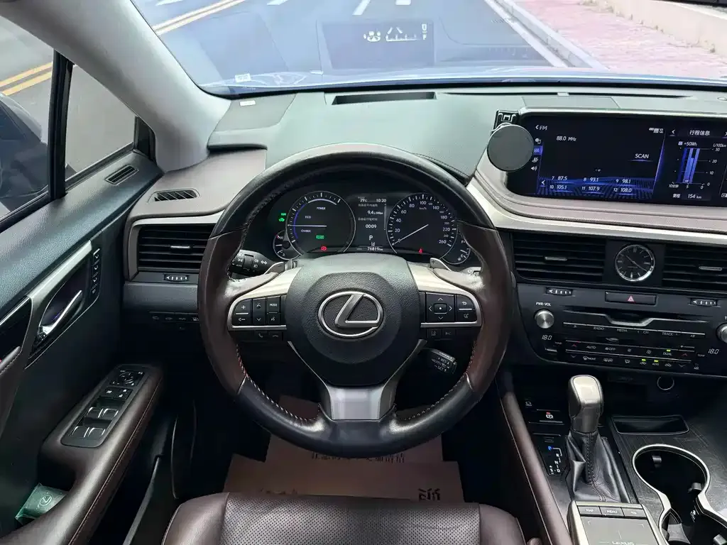 Lexus RX — фото 10