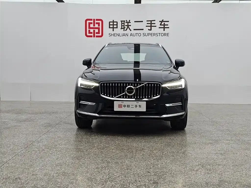 Volvo XC60 — фото 10