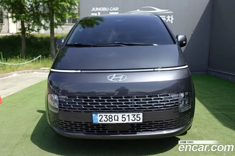 Hyundai Staria