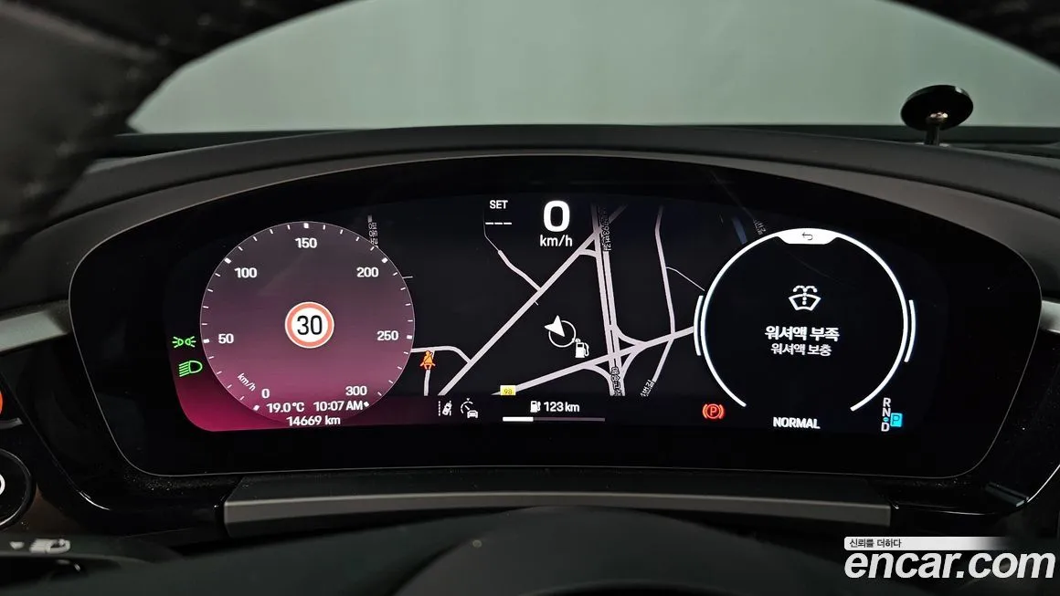 Porsche Macan 2025 из KR, фото 3