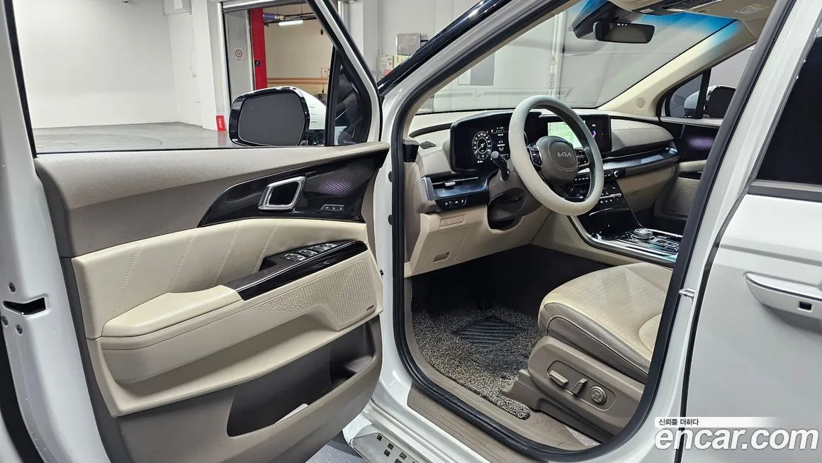 Kia Carnival — фото 10