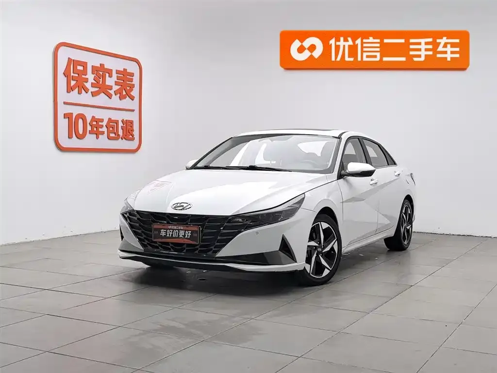 Hyundai Elantra — фото 1