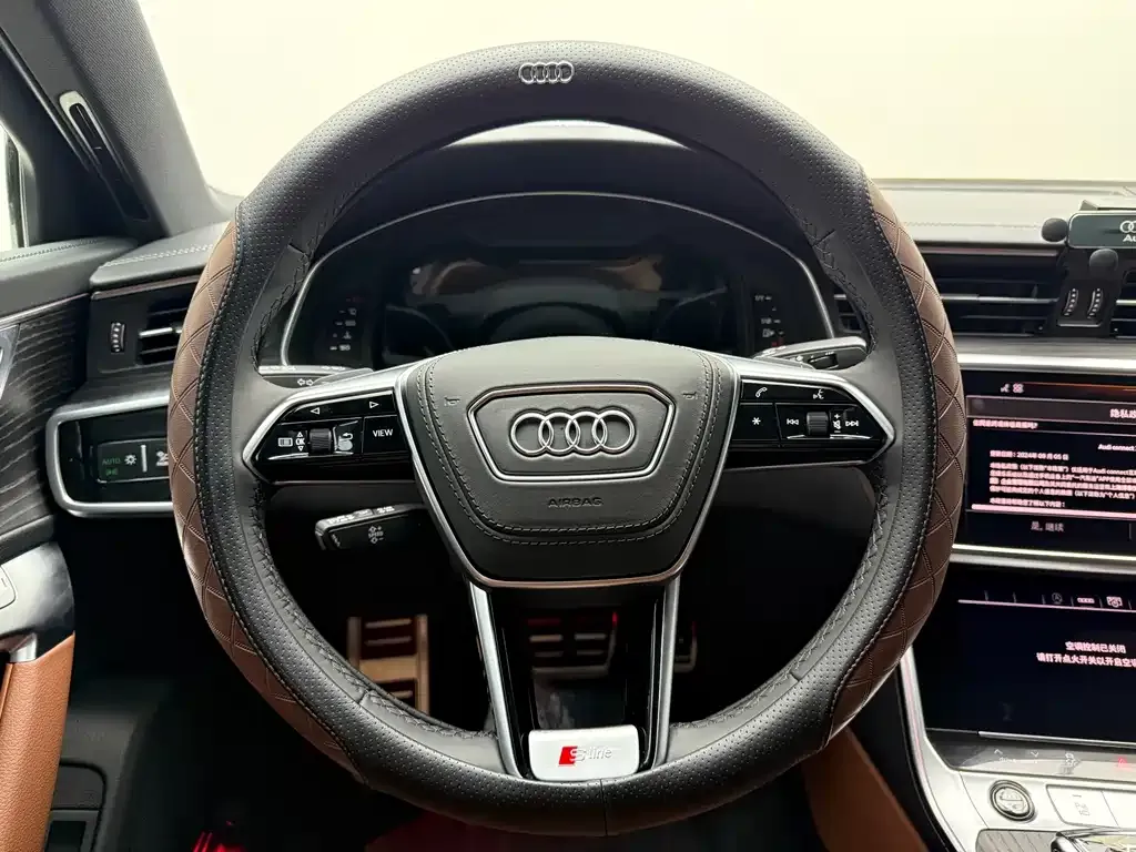 Audi A6L — фото 8