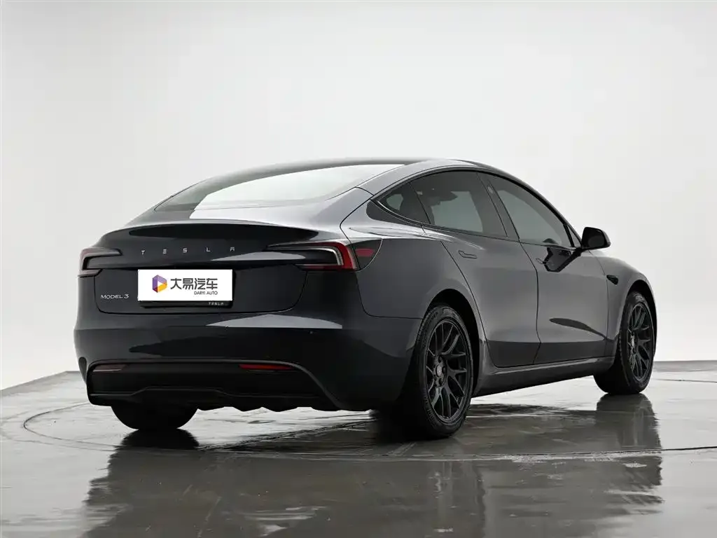 Tesla Model 3 — фото 2