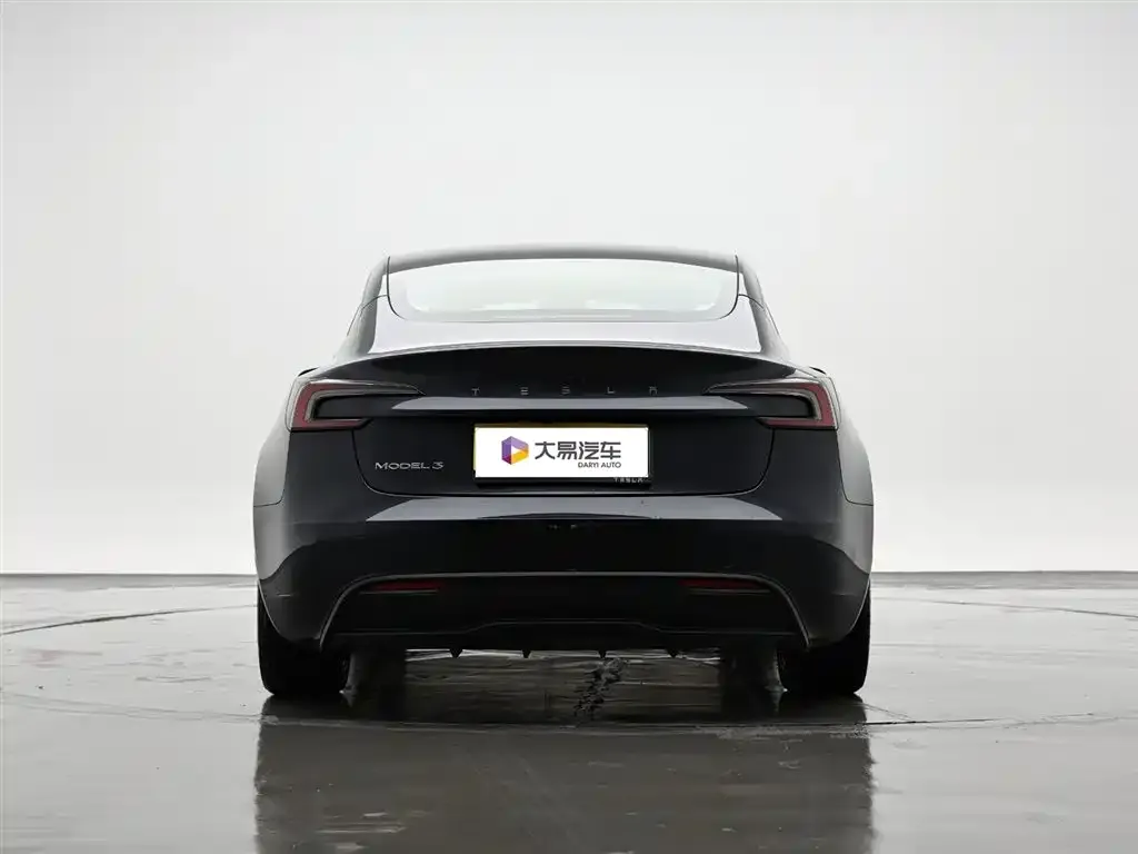 Tesla Model 3 — фото 3