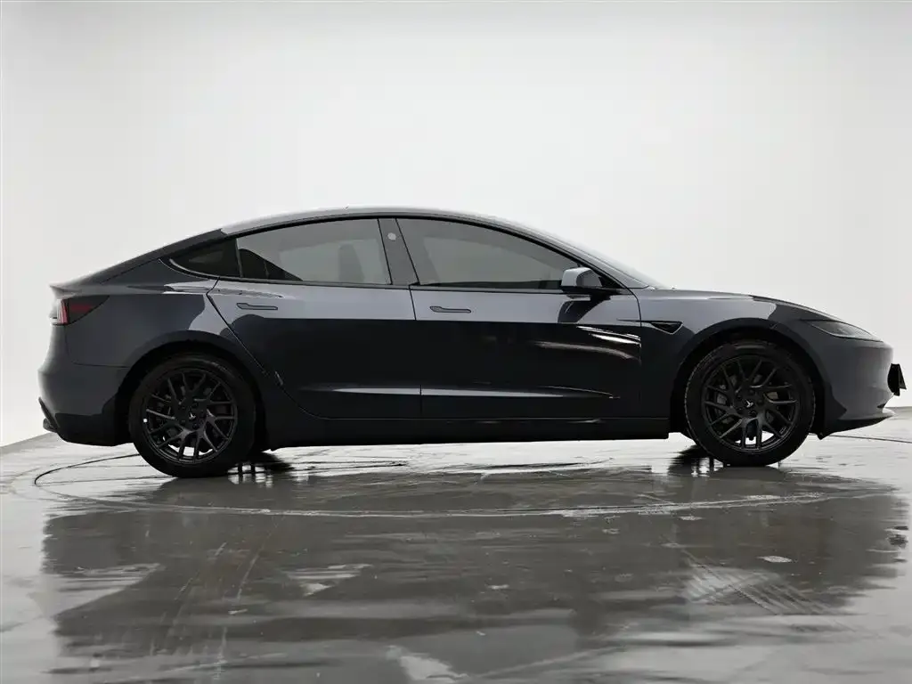 Tesla Model 3 — фото 4