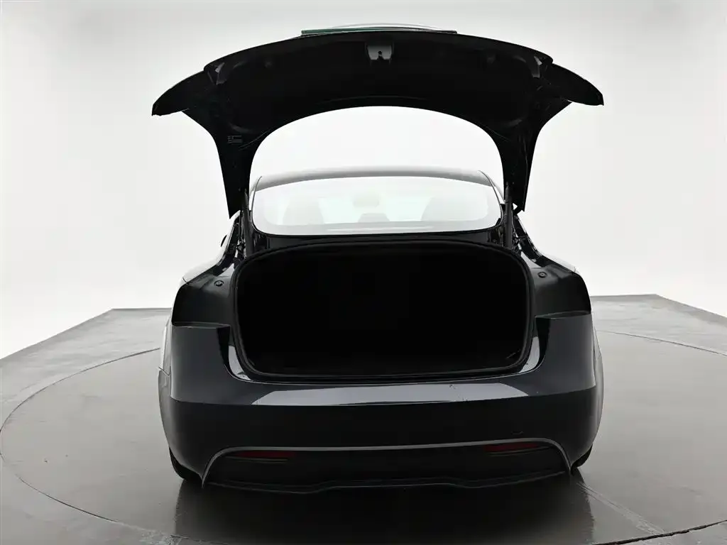 Tesla Model 3 — фото 8