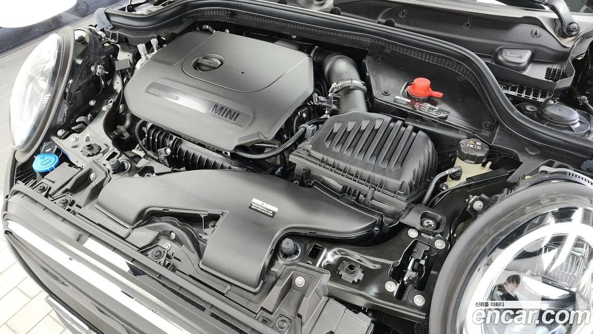 Mini Cooper Convertible 2024 из KR, фото 6