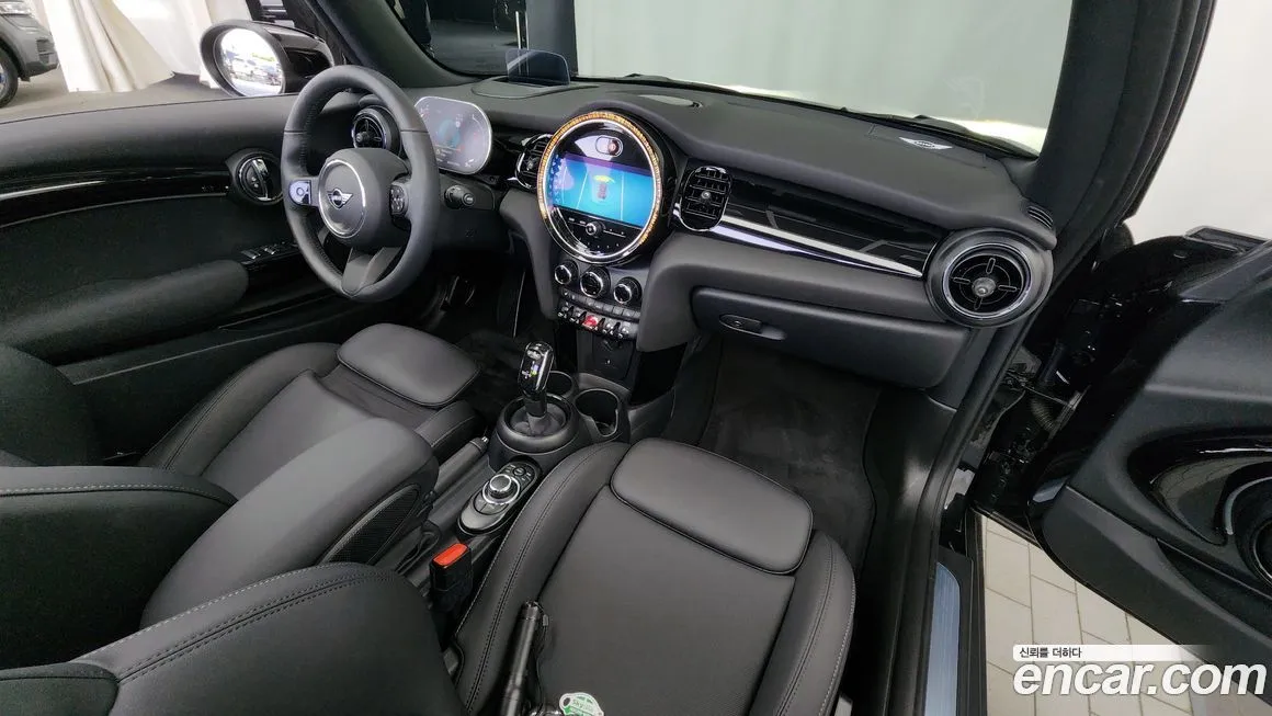Mini Cooper Convertible 2024 из KR, фото 5