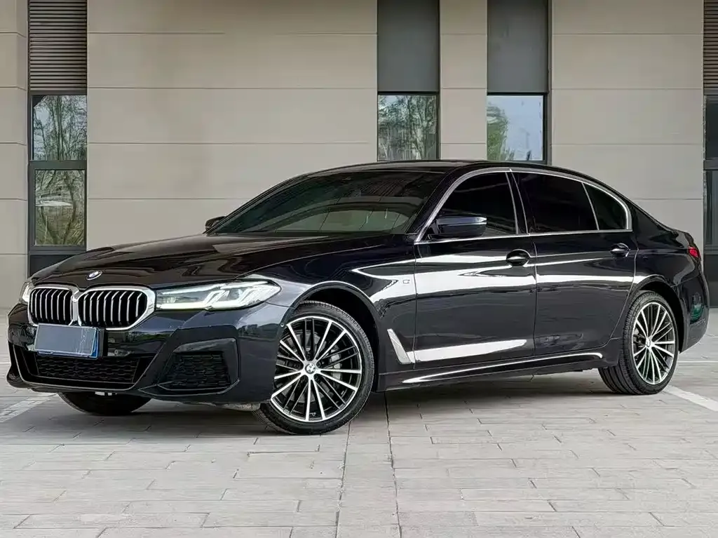 BMW 5 Series — фото 1