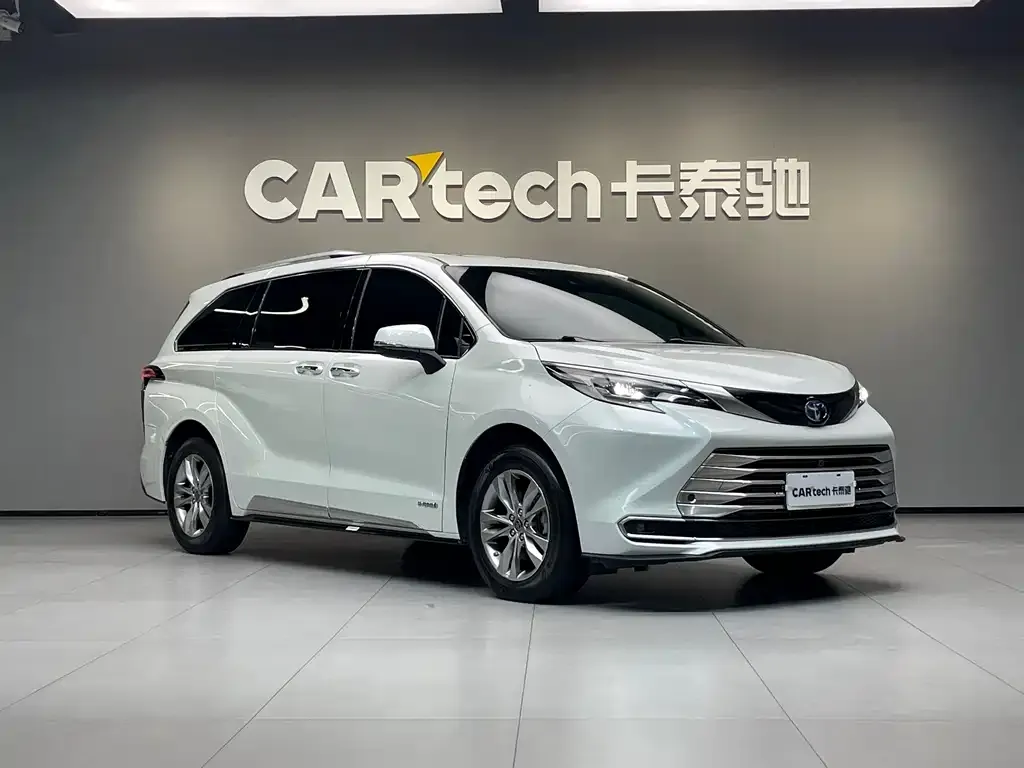 Toyota Sienna — фото 7
