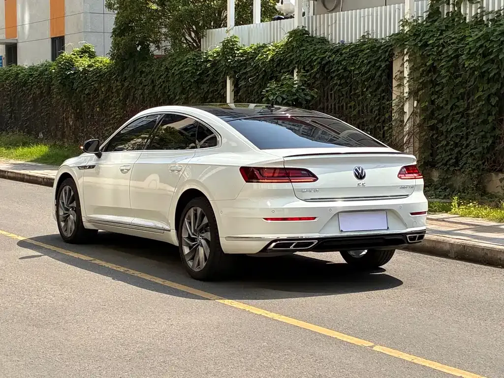 Volkswagen CC — фото 10