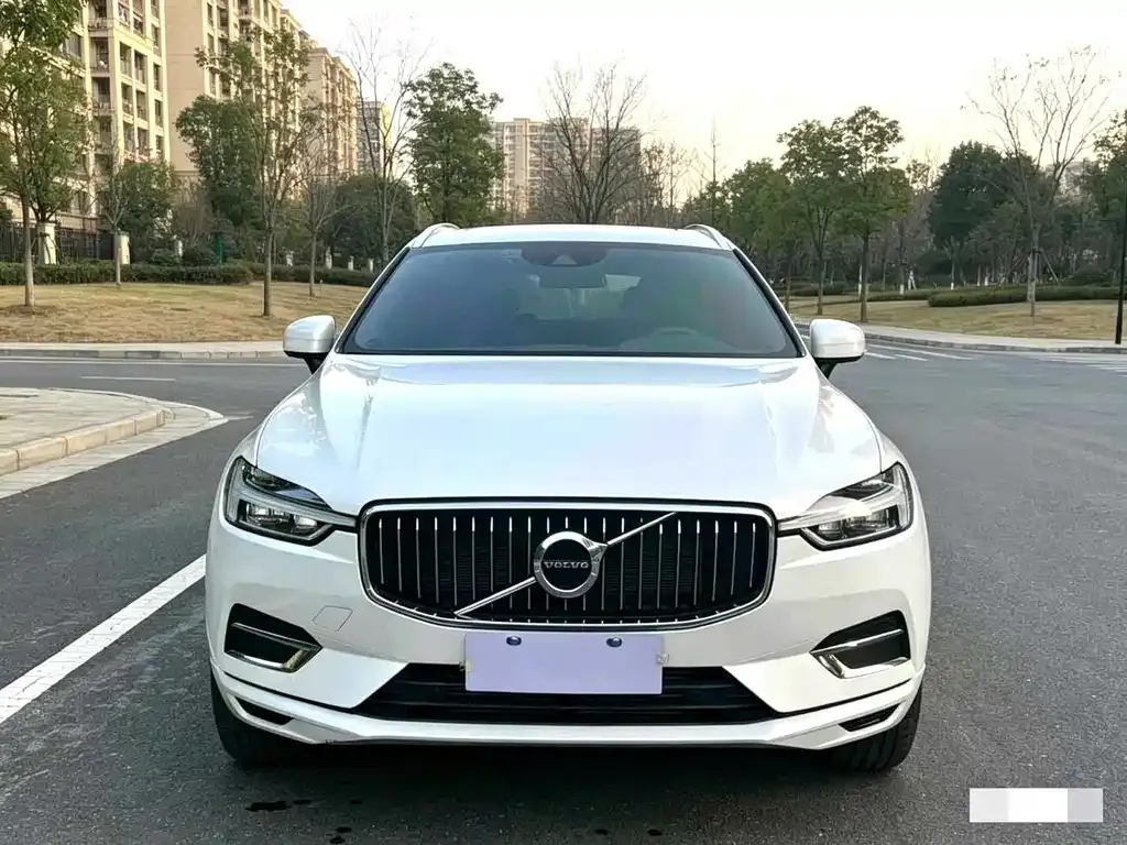 Volvo XC60 — фото 4