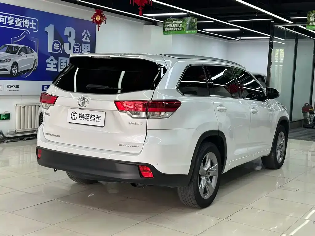 Toyota Highlander — фото 2
