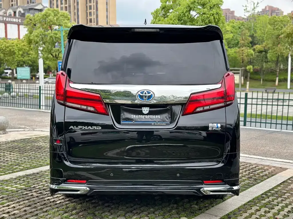 Toyota Vellfire — фото 7