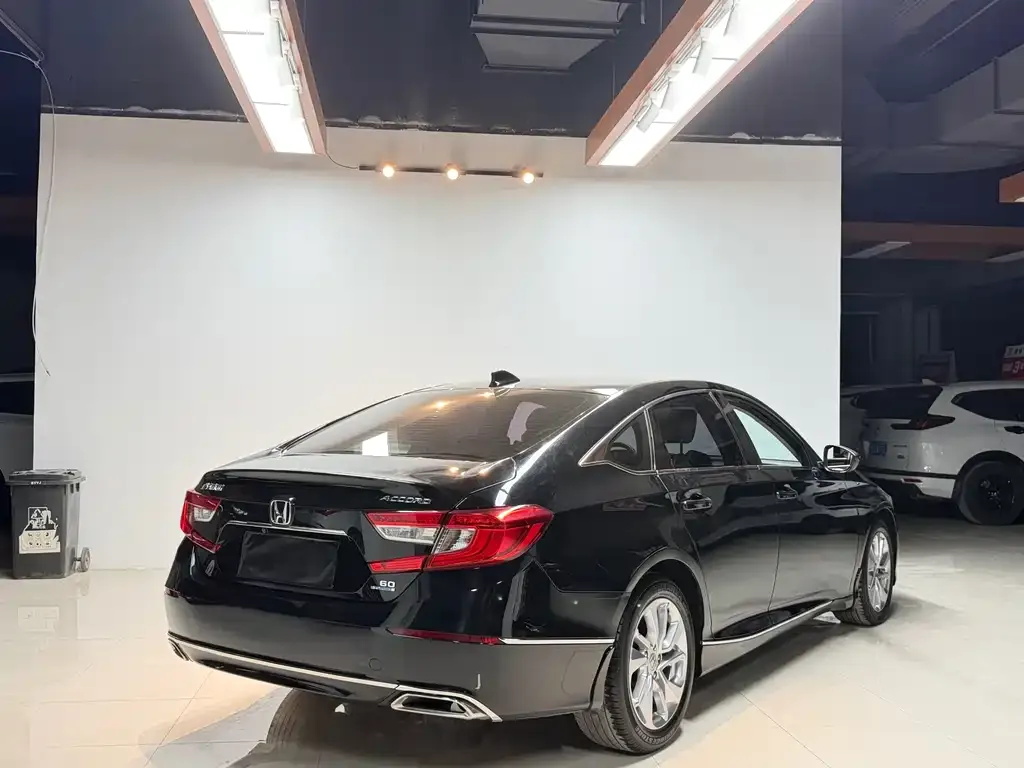 Honda Accord — фото 4