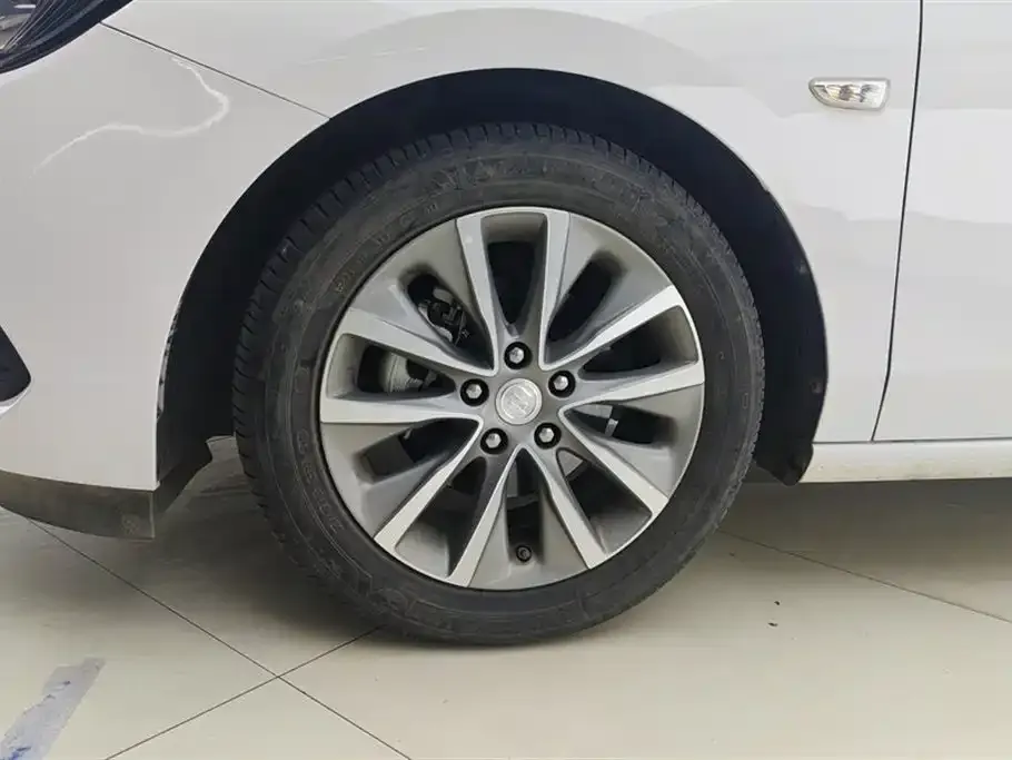 Buick GL6 2023 из CN, фото 5