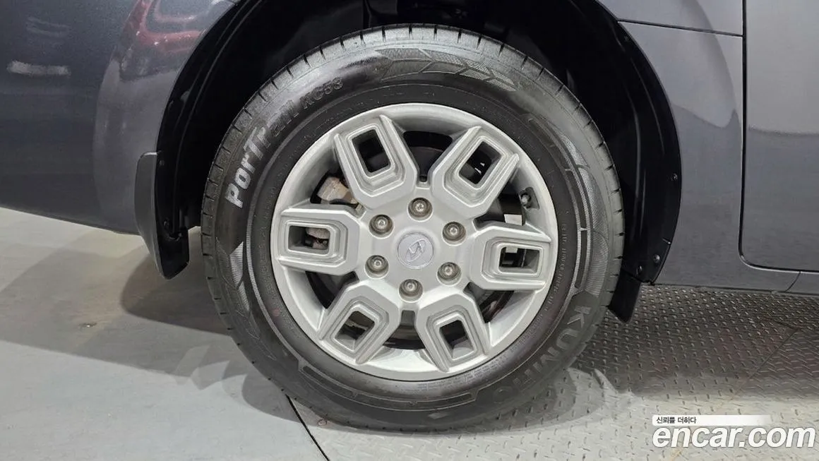 Hyundai Staria — фото 3