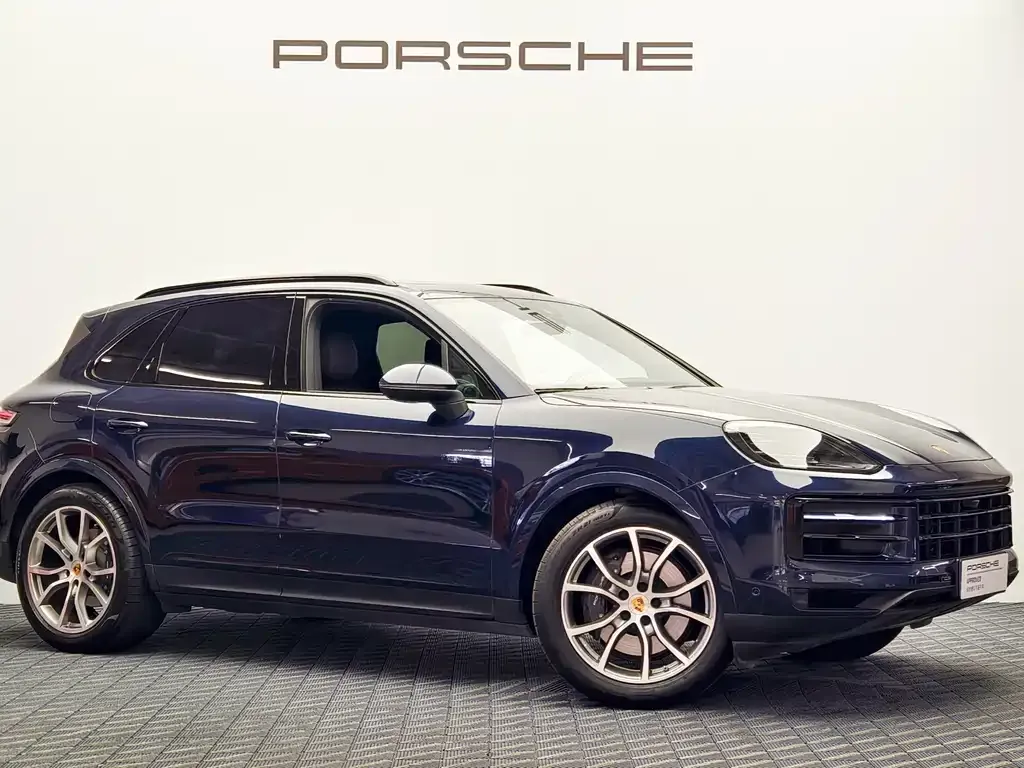 Porsche Cayenne — фото 1
