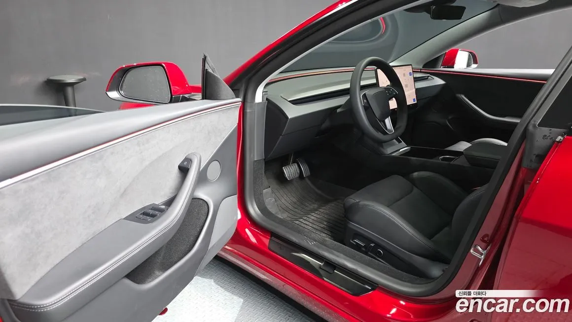 Tesla Model 3 — фото 9
