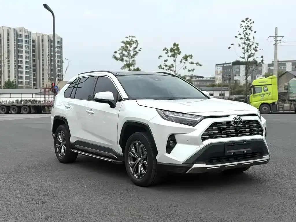 Toyota RAV4 — фото 3