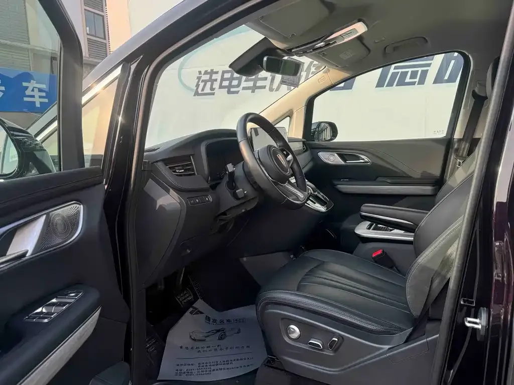 Hongqi HQ9 PHEV 2024 из CN, фото 3
