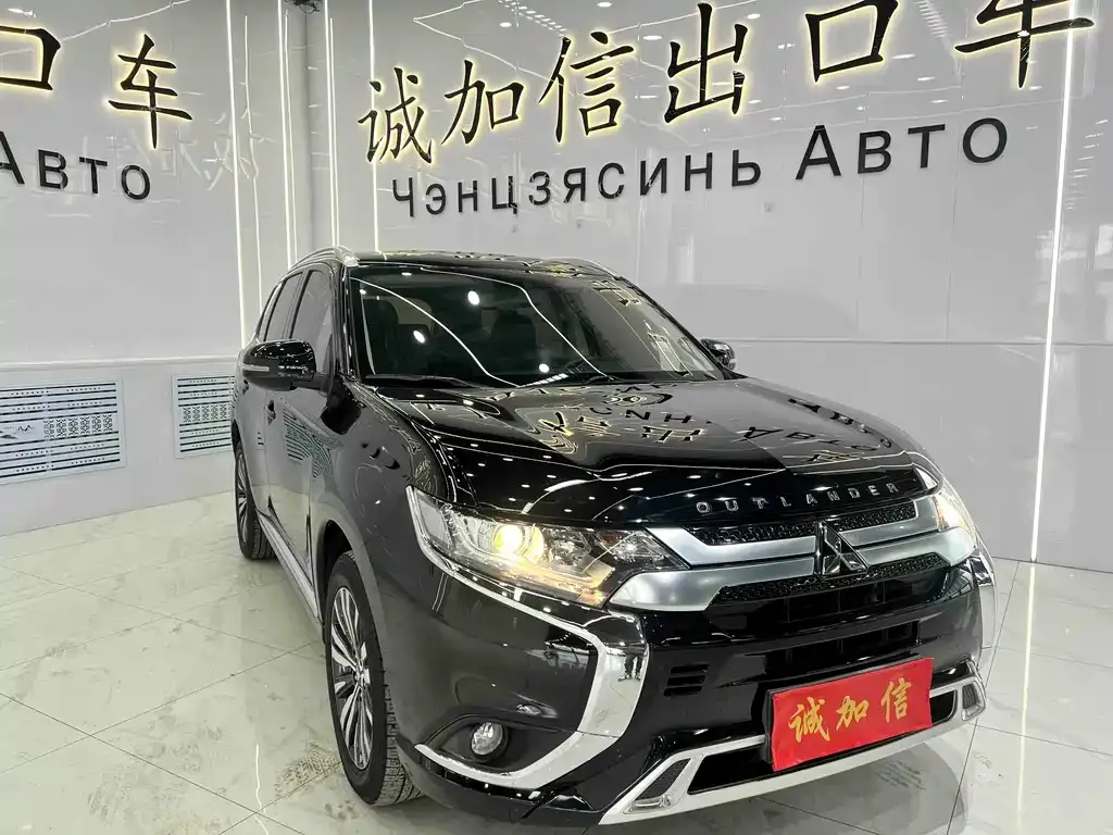 Mitsubishi Outlander — фото 10