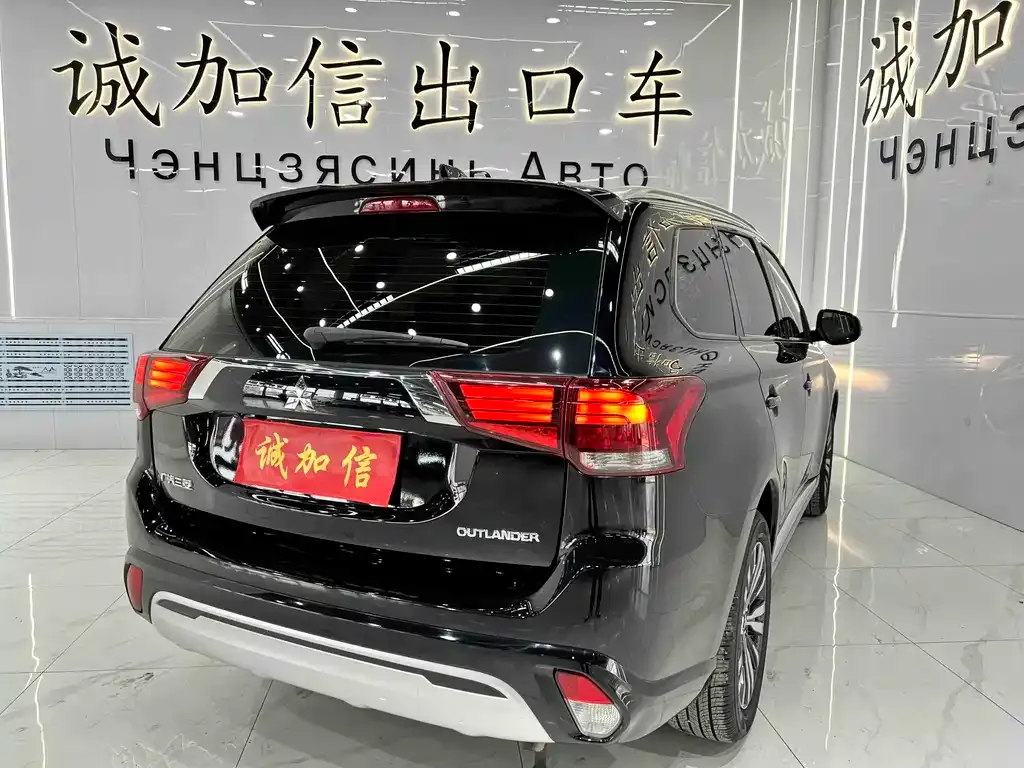 Mitsubishi Outlander — фото 3