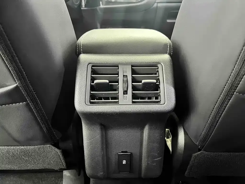 Mitsubishi Outlander — фото 2