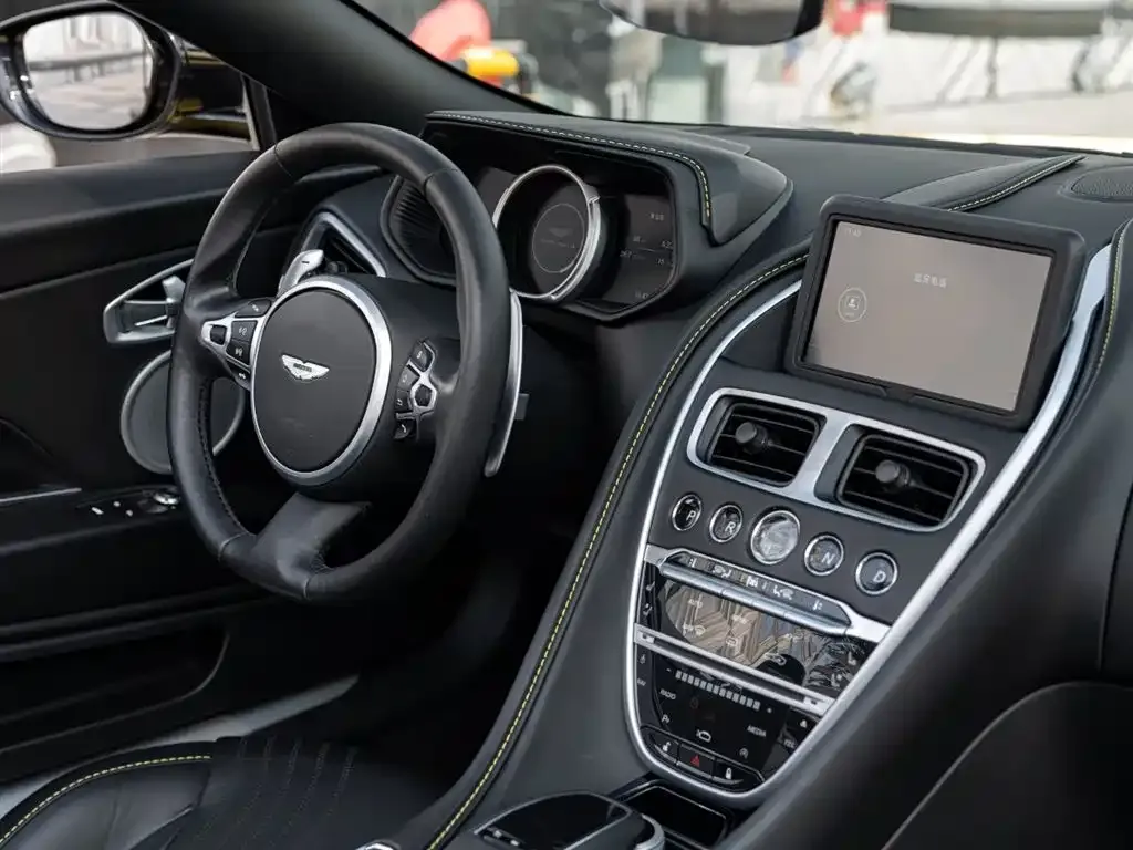 Aston Martin DB11 2021 из CN, фото 6