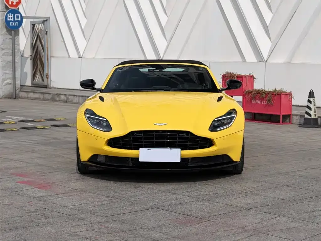 Aston Martin DB11 2021 из CN, фото 5