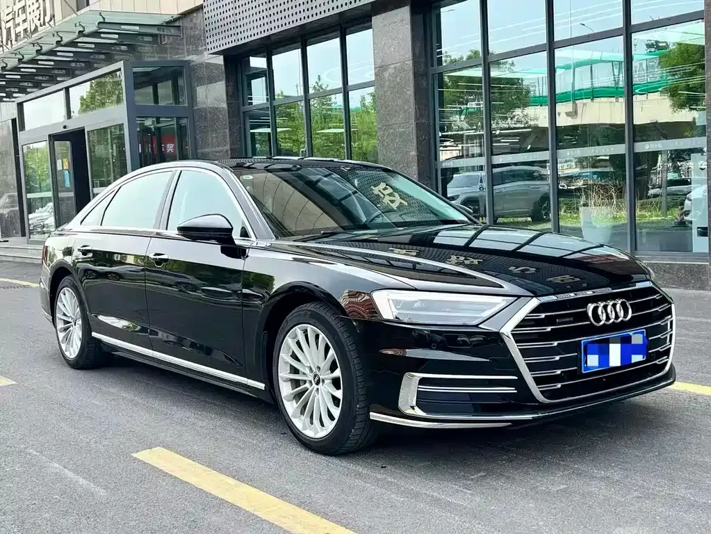 Audi A8 — фото 4