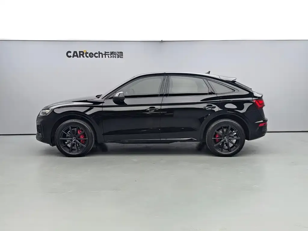 Audi Q5L Sportback 2022 из CN, фото 3