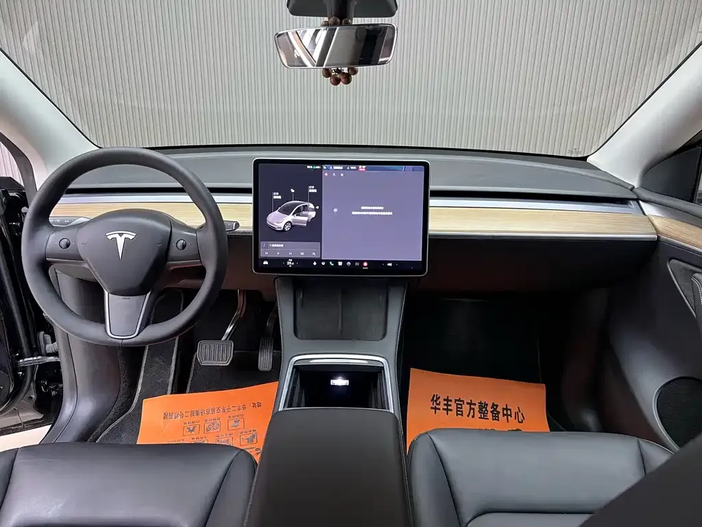 Tesla Model Y — фото 5