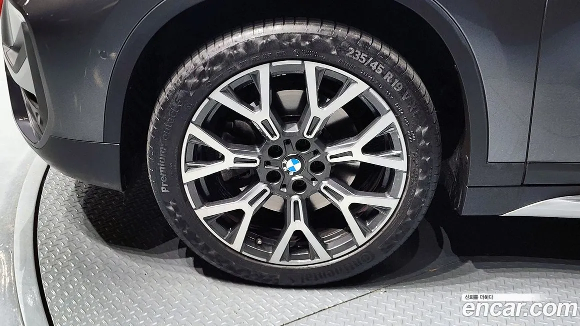 BMW X1 — фото 10