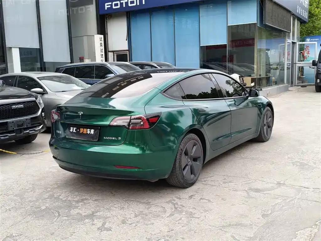 Tesla Model 3 — фото 2