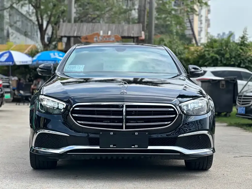 Mercedes-Benz E-Class — фото 2