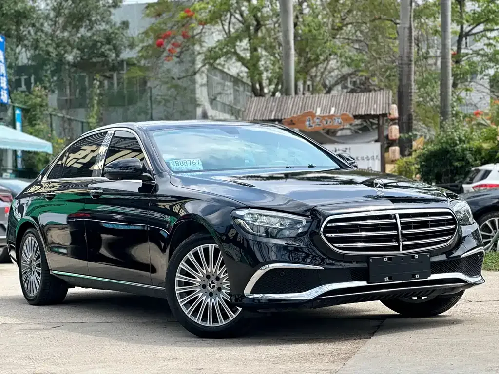 Mercedes-Benz E-Class — фото 7