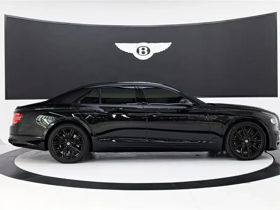Bentley Flying Spur — фото 10