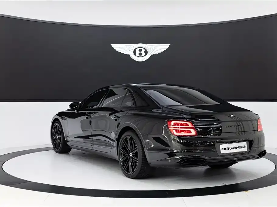 Bentley Flying Spur — фото 6