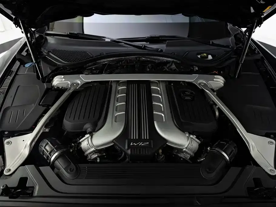 Bentley Flying Spur — фото 8