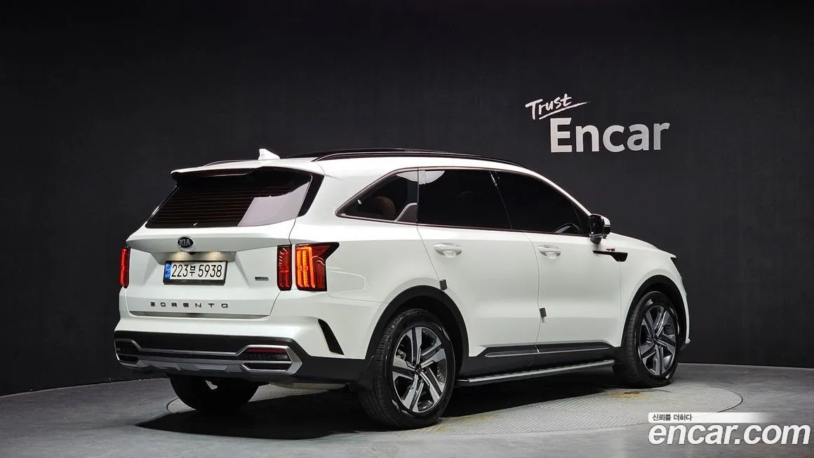Kia Sorento — фото 10