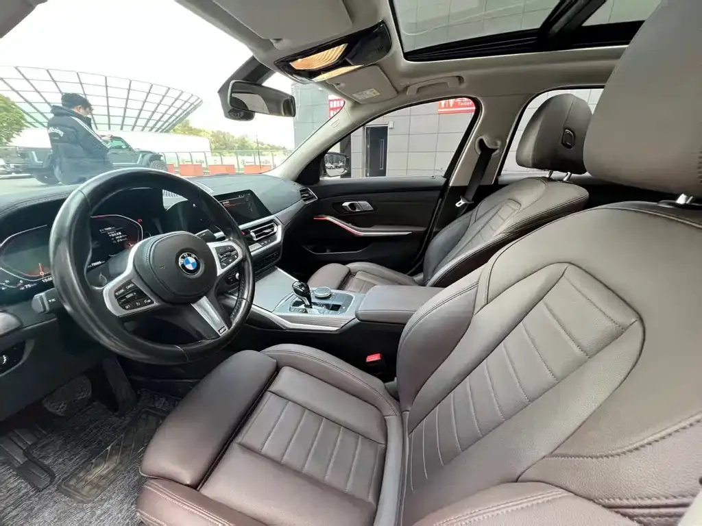BMW 3 Series 2021 из CN, фото 2